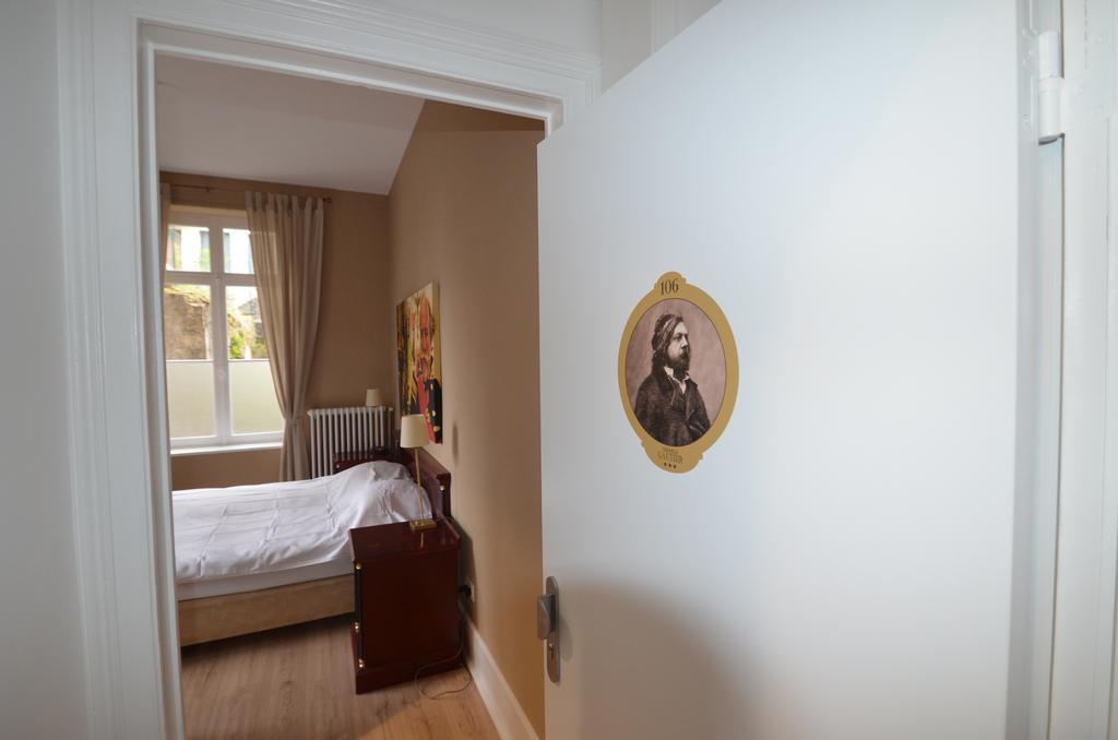 L'Empereur, Sa Femme Et Le Petit Prince Plombieres-les-Bains Ngoại thất bức ảnh